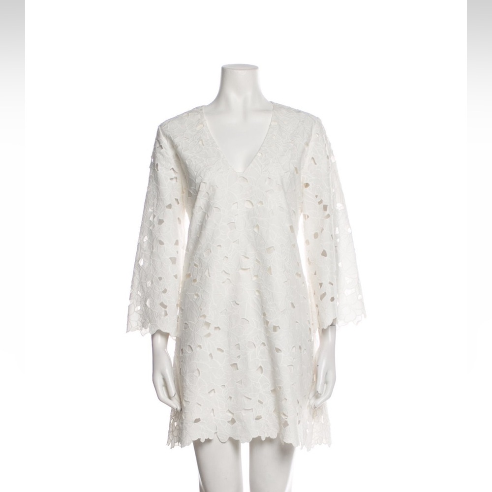 Cara Cara White Lace V-Neck Shift Dress
